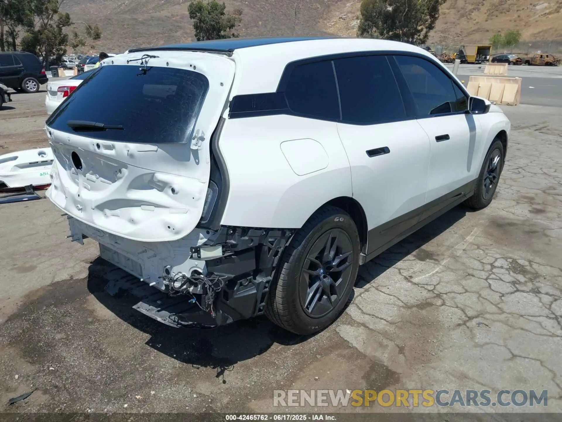 4 Фотография поврежденного автомобиля WB523CF07RCP09265 BMW IX 2024