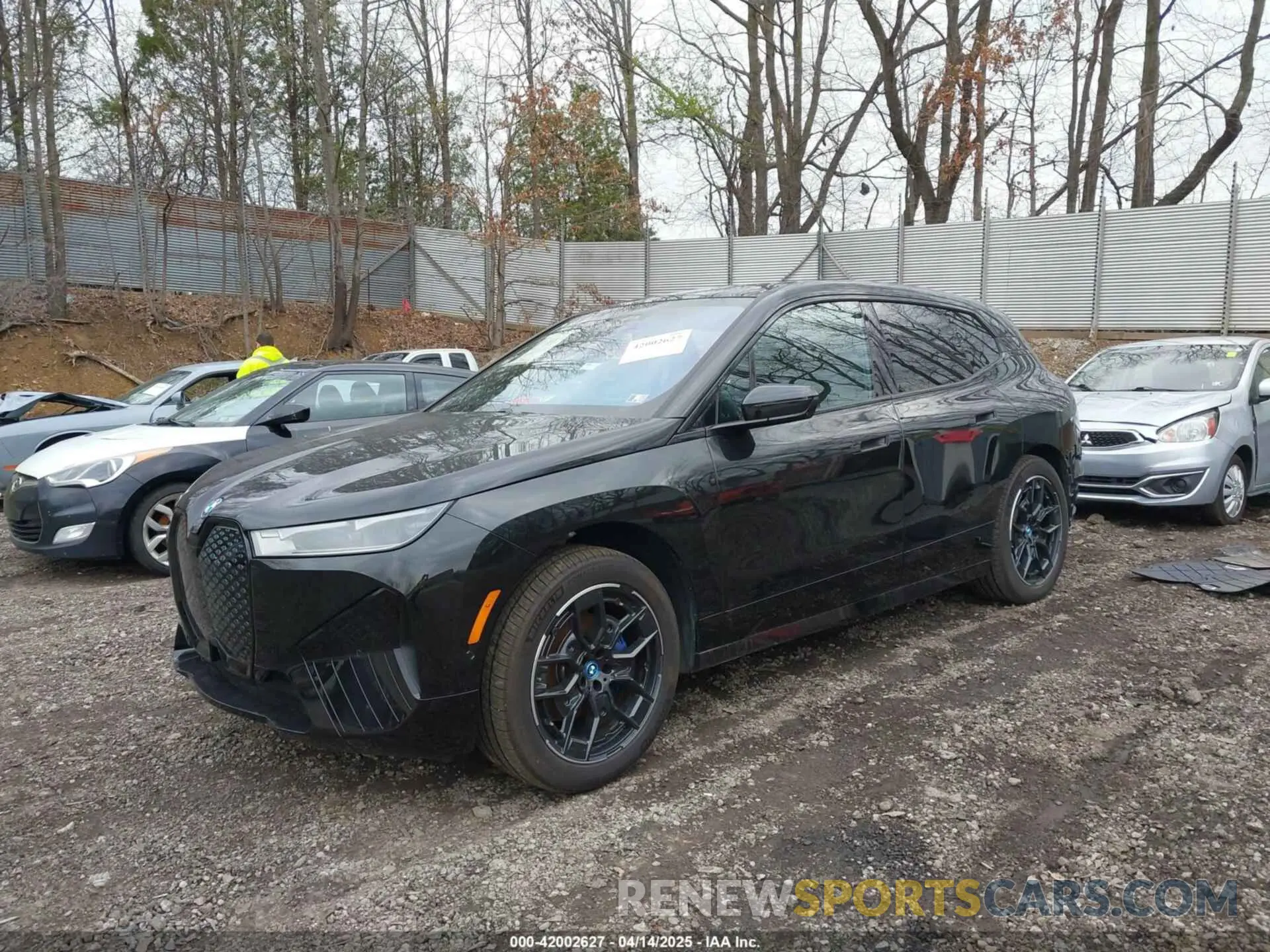 2 Фотография поврежденного автомобиля WB523CF00SCT84335 BMW IX 2025