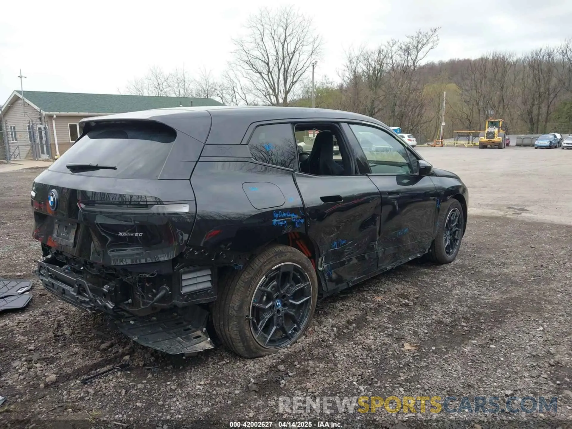 4 Фотография поврежденного автомобиля WB523CF00SCT84335 BMW IX 2025