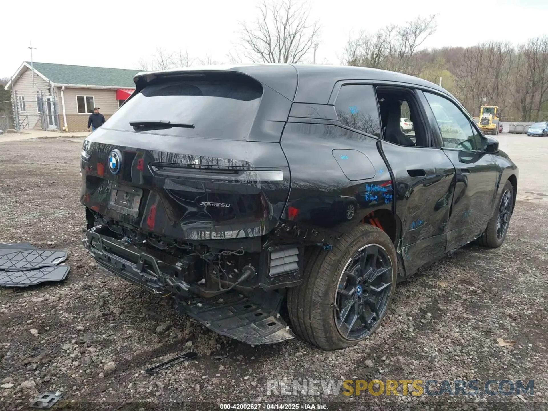 6 Фотография поврежденного автомобиля WB523CF00SCT84335 BMW IX 2025