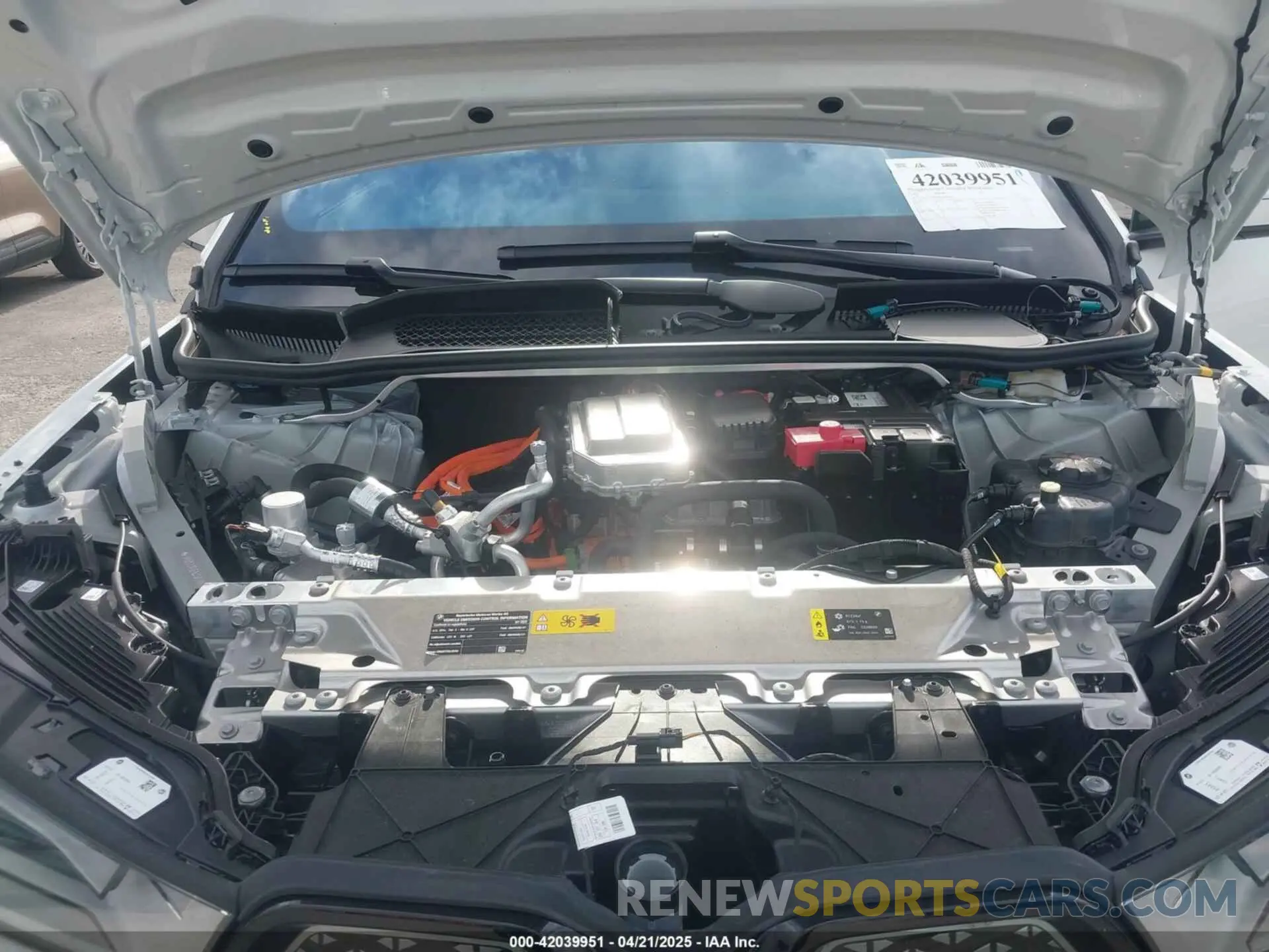 10 Фотография поврежденного автомобиля WB523CF03SCU06974 BMW IX 2025