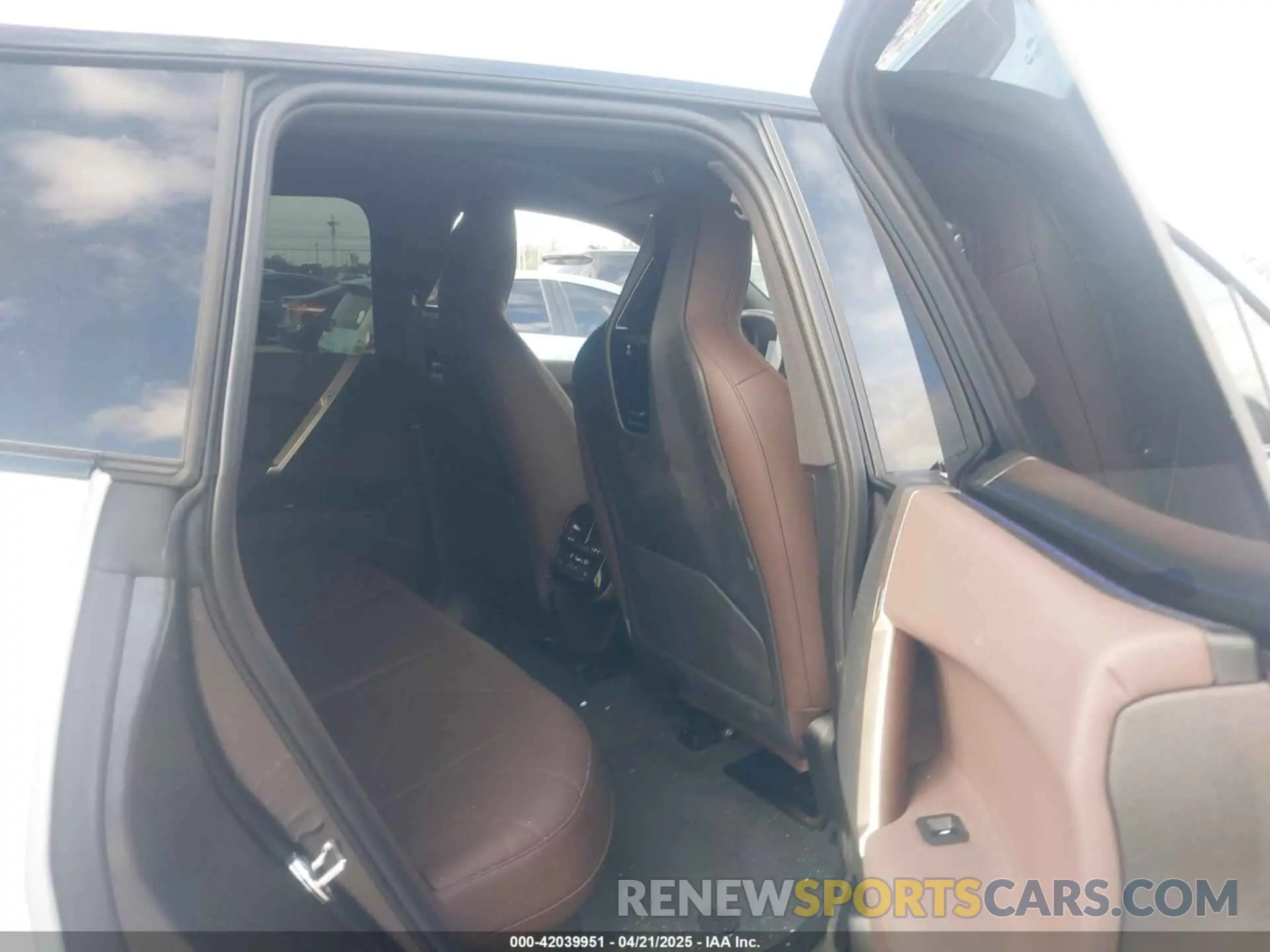 8 Фотография поврежденного автомобиля WB523CF03SCU06974 BMW IX 2025