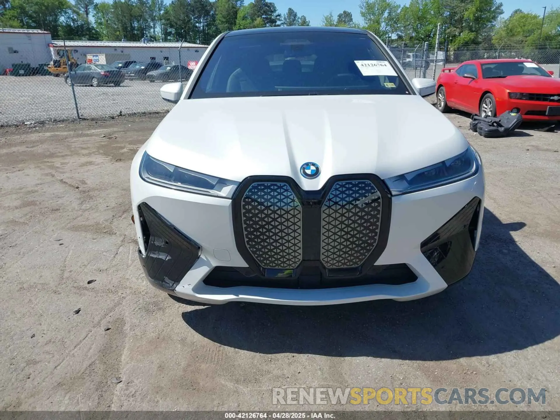 12 Фотография поврежденного автомобиля WB523CF07SCT03234 BMW IX 2025