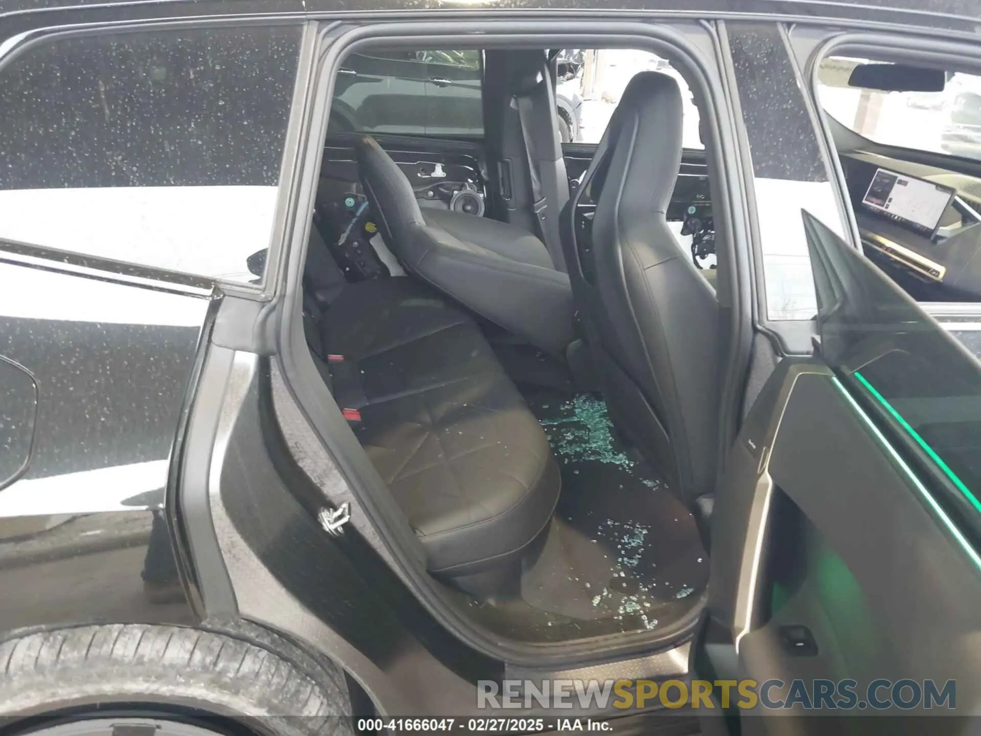 8 Photograph of a damaged car WB523CF08SCS59616 BMW IX 2025