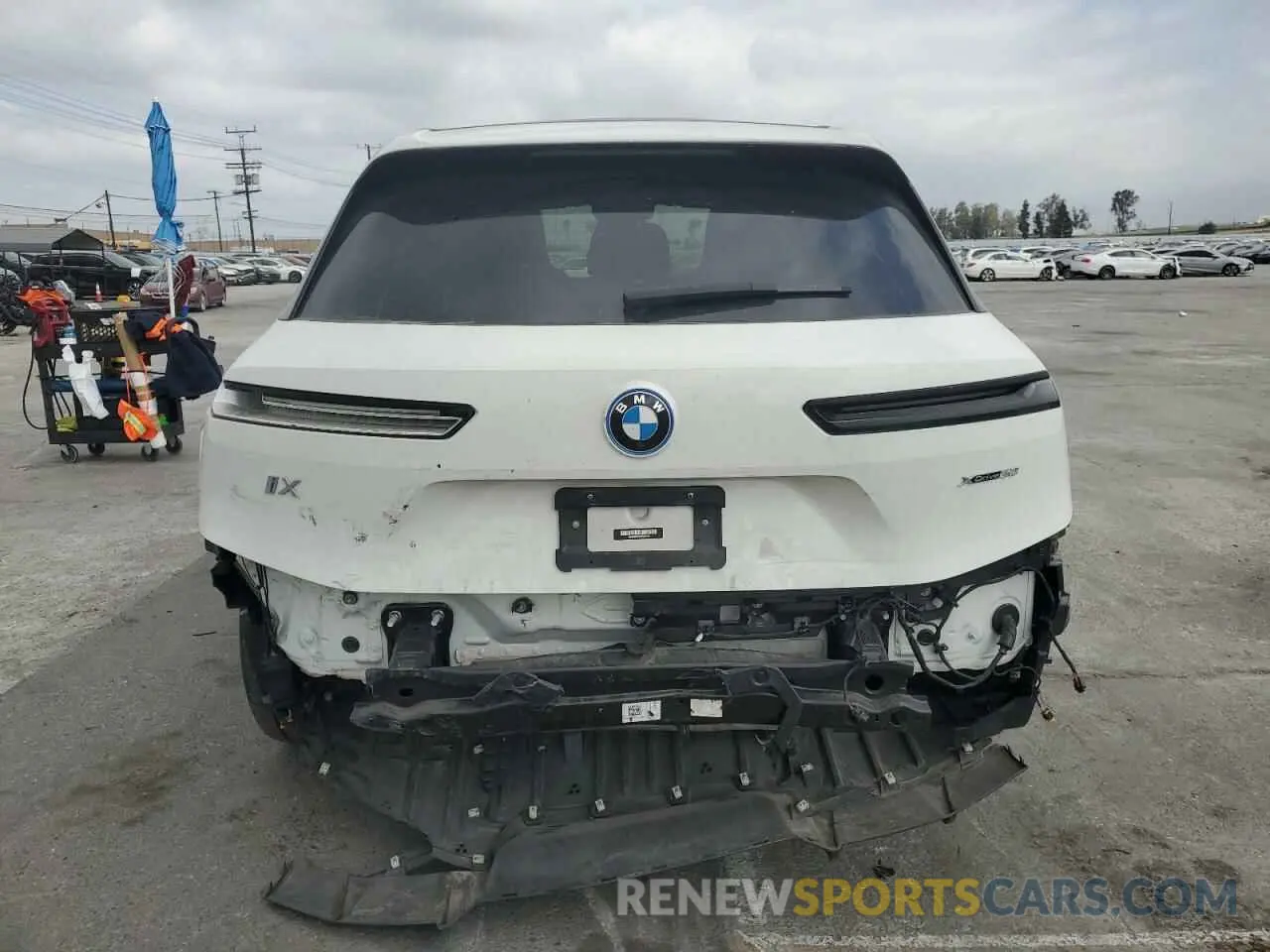 6 Photograph of a damaged car WB523CF01NCK44105 BMW IX XDRIVE5 2022