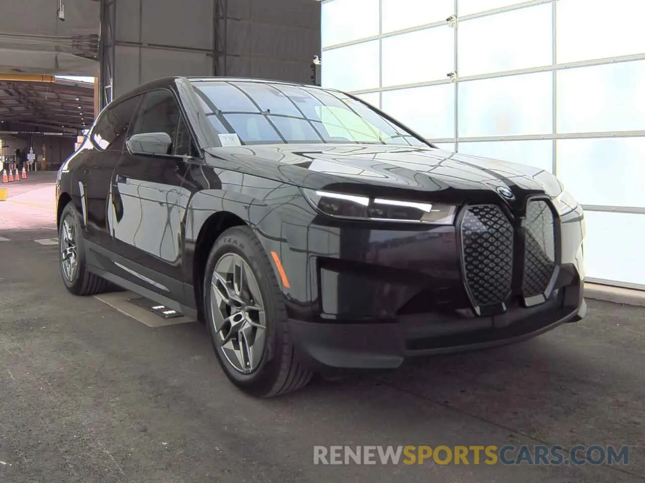 1 Фотография поврежденного автомобиля WB523CF06NCK54774 BMW IX XDRIVE5 2022