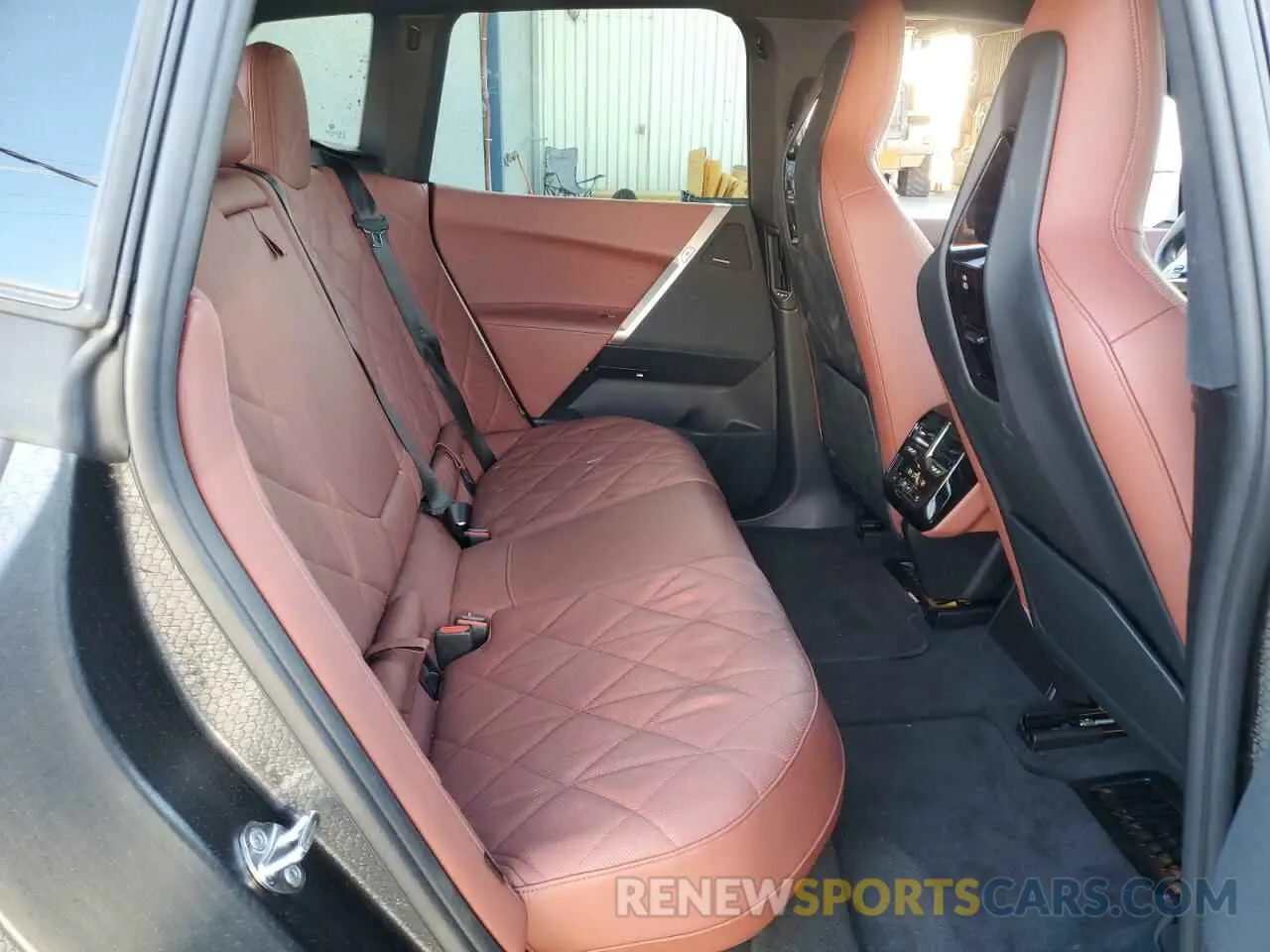 11 Фотография поврежденного автомобиля WB523CF08RCR05974 BMW IX XDRIVE5 2024