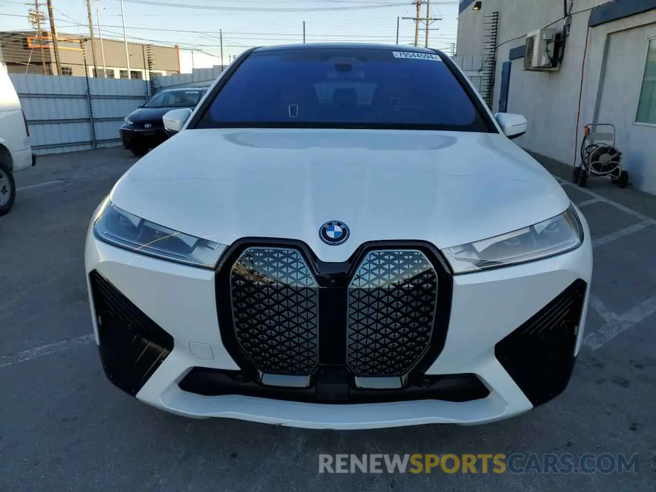 5 Фотография поврежденного автомобиля WB523CF08RCR05974 BMW IX XDRIVE5 2024