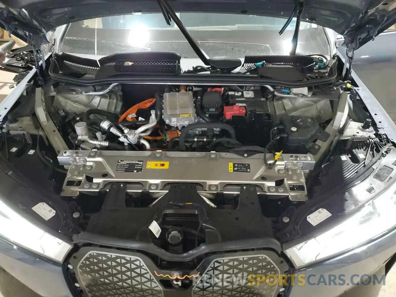 12 Фотография поврежденного автомобиля WB523CF0XRCP21815 BMW IX XDRIVE5 2024