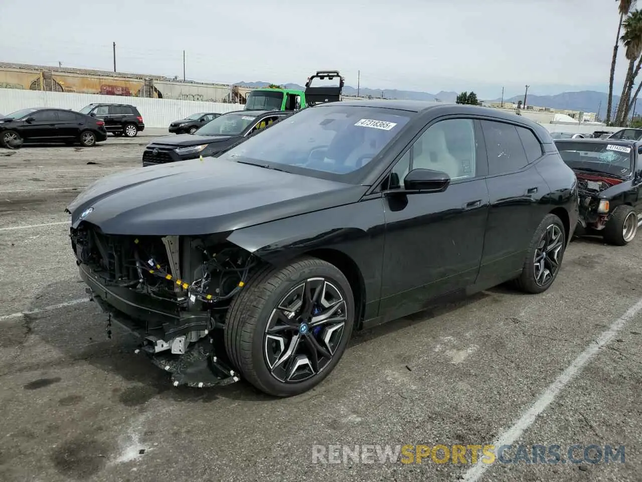 1 Фотография поврежденного автомобиля WB523CF06SCT06612 BMW IX XDRIVE5 2025