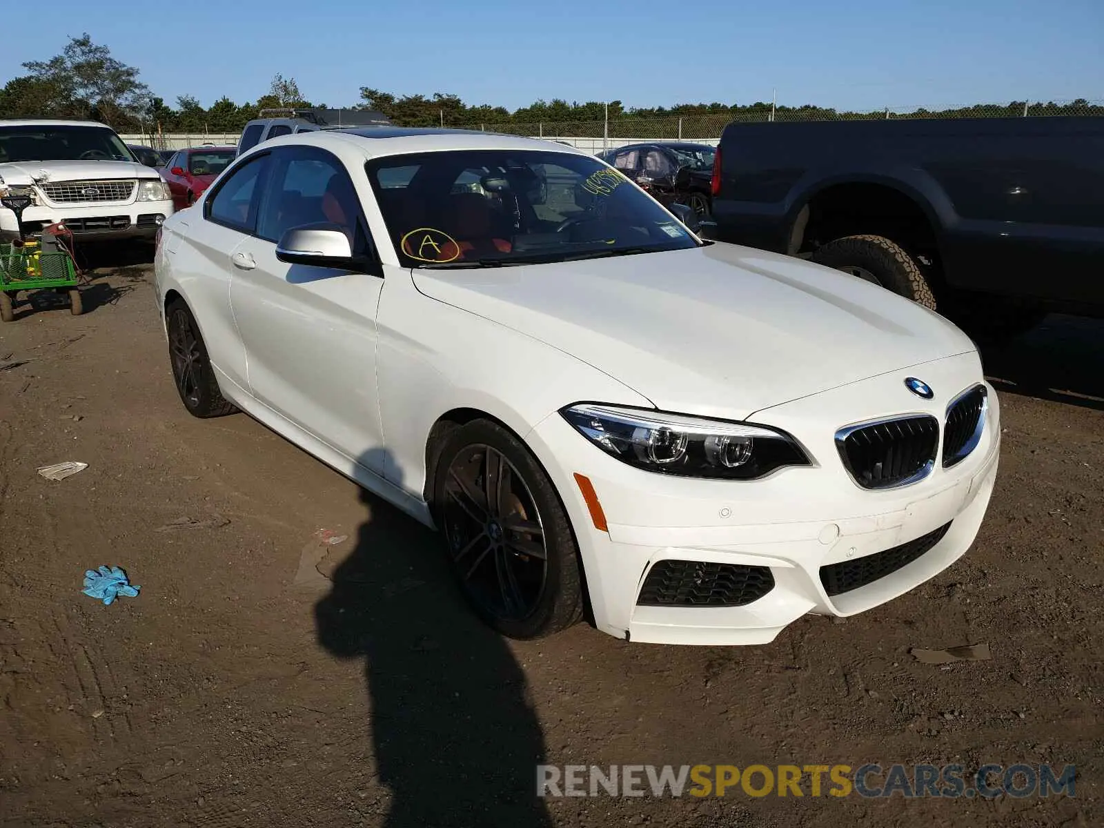 1 Photograph of a damaged car WBA2J7C51K7D16586 BMW M2 2019