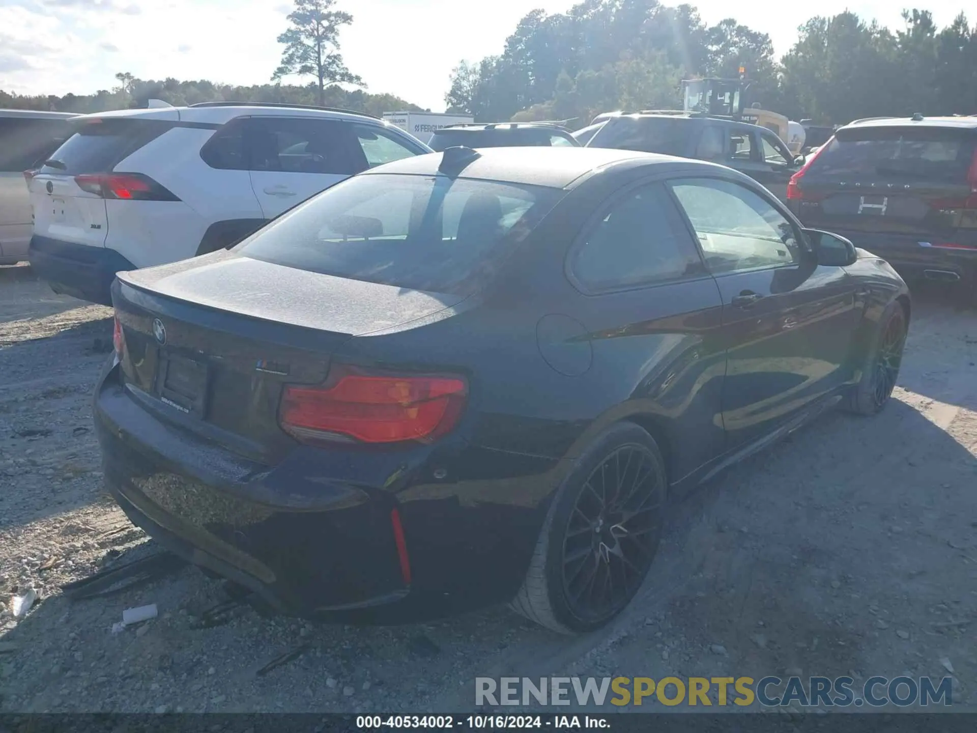 4 Photograph of a damaged car WBS2U7C57KVB09358 BMW M2 2019