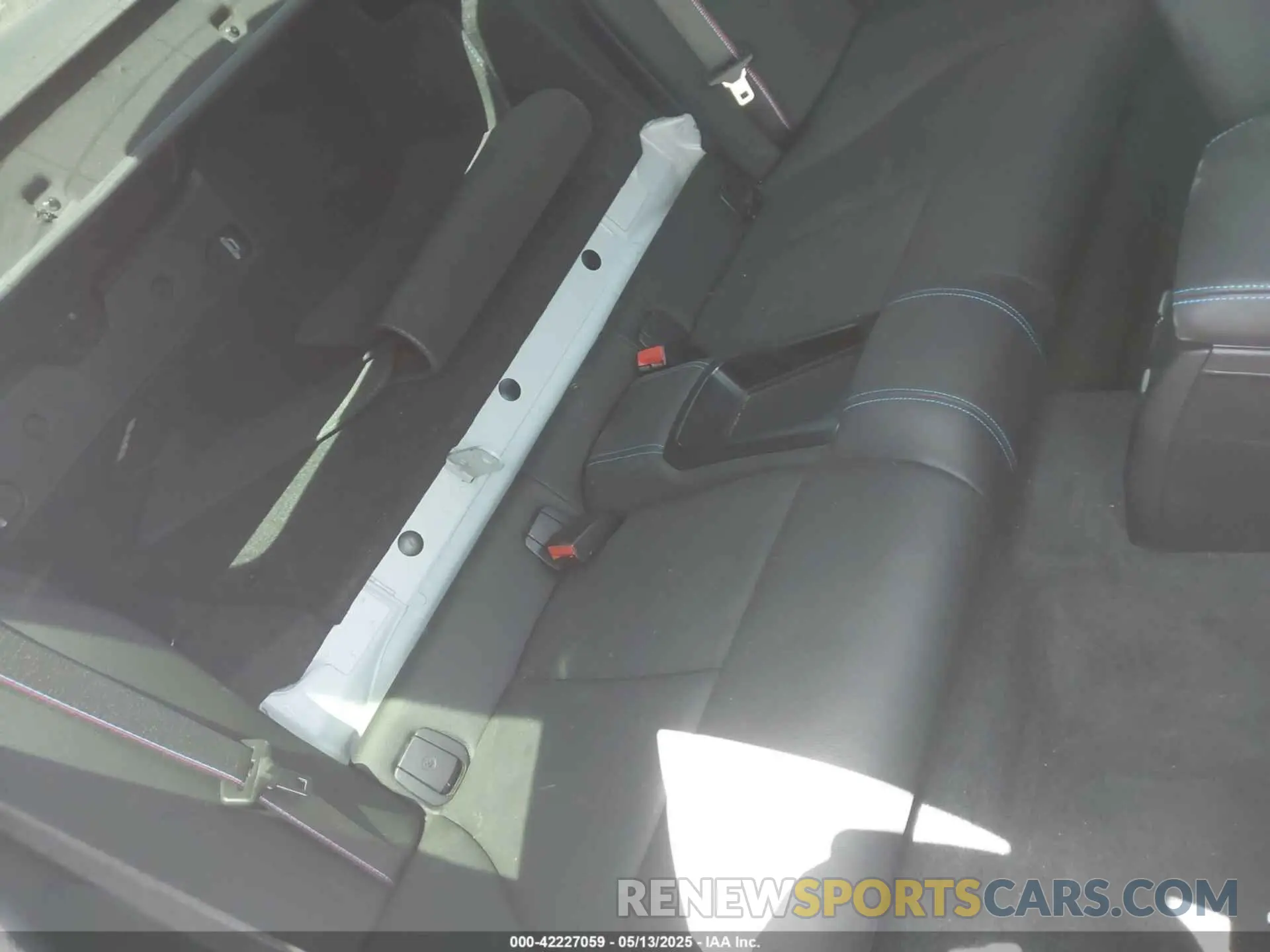 8 Фотография поврежденного автомобиля WBS2U7C02L7D97896 BMW M2 2020