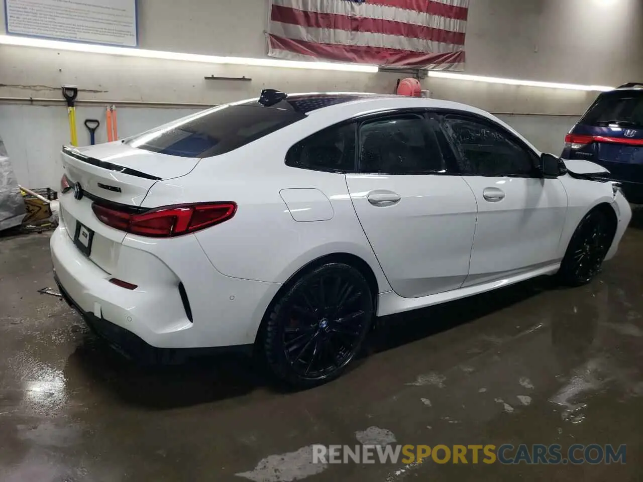 3 Photograph of a damaged car WBA13AL05M7G96347 BMW M2 2021