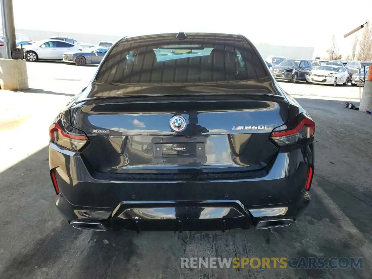 6 Photograph of a damaged car 3MW53CM08P8D04022 BMW M2 2023