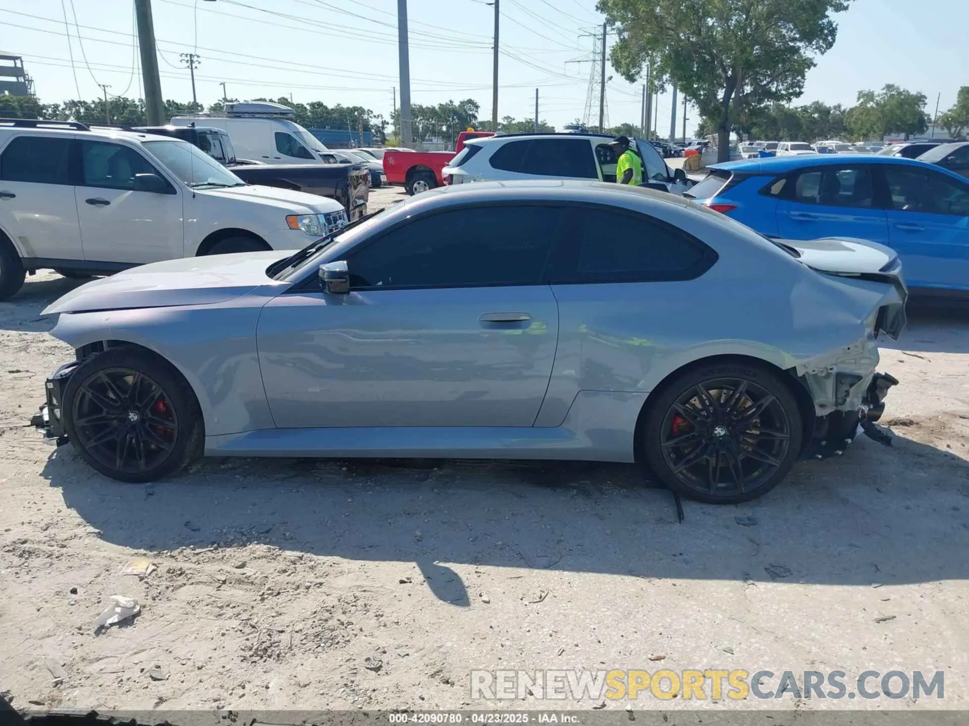 15 Photograph of a damaged car 3MF13DM08R8E17041 BMW M2 2024