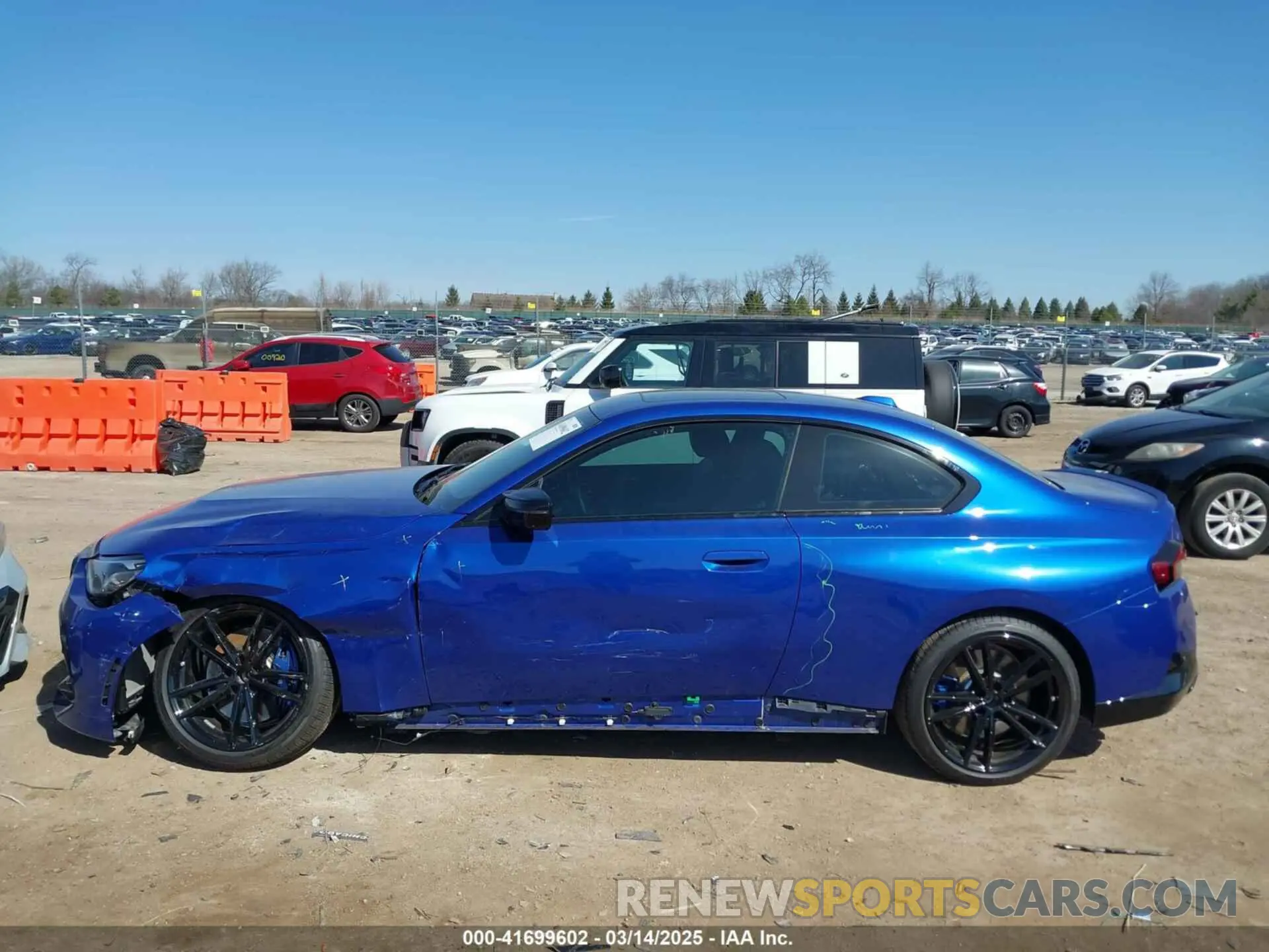 14 Photograph of a damaged car 3MW53CM07R8E05569 BMW M240 2024