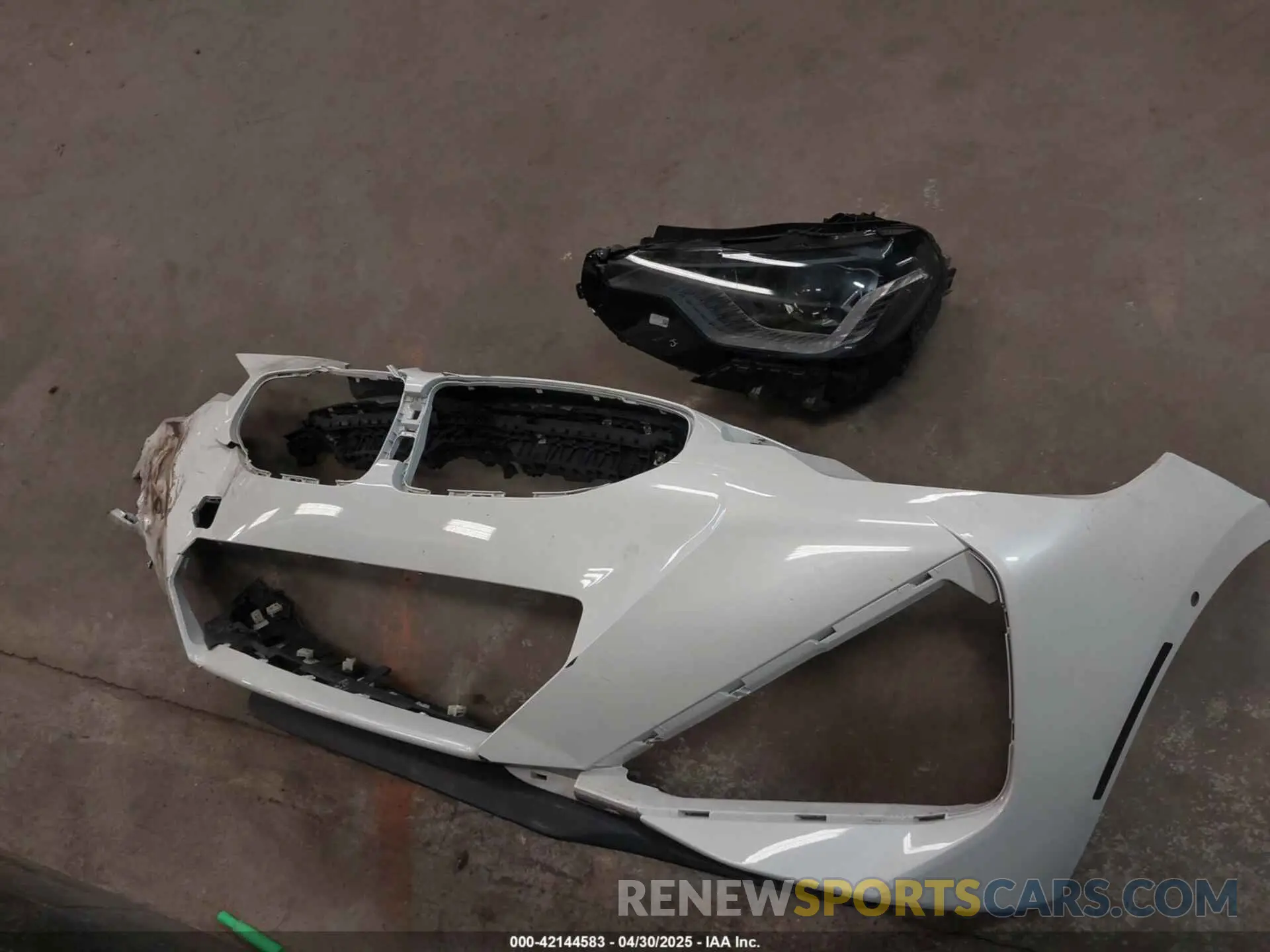 12 Фотография поврежденного автомобиля 3MW53CM04S8E92322 BMW M240 2025