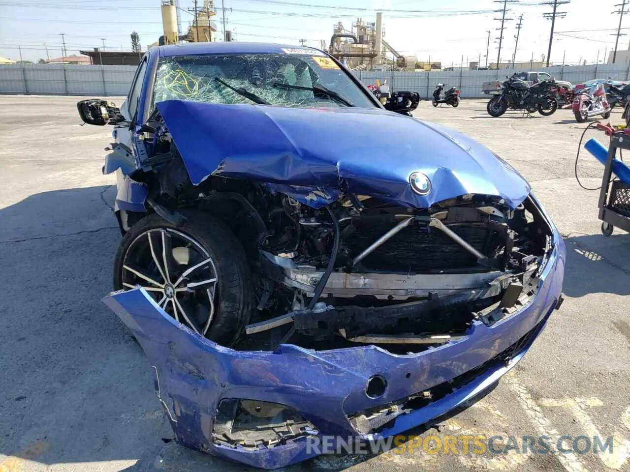 9 Photograph of a damaged car 3MW5U7J00L8B40364 BMW M3 2020