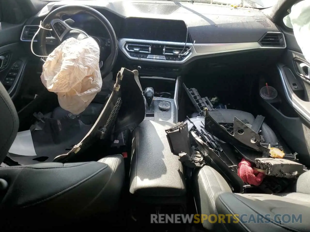 8 Photograph of a damaged car WBA5U9C09LFH06220 BMW M3 2020