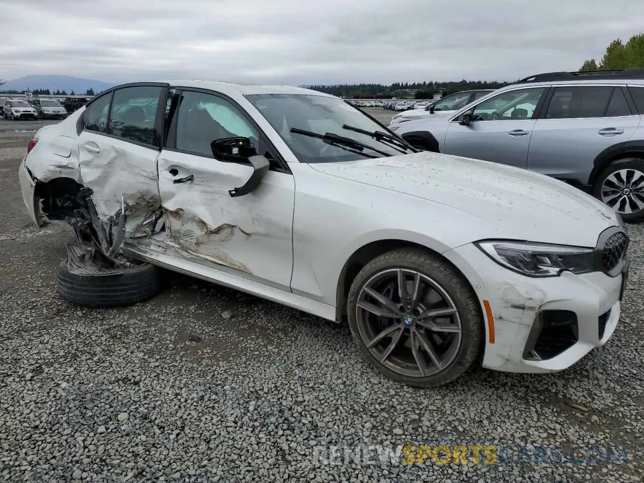 4 Photograph of a damaged car 3MW5U9J05M8B49011 BMW M3 2021