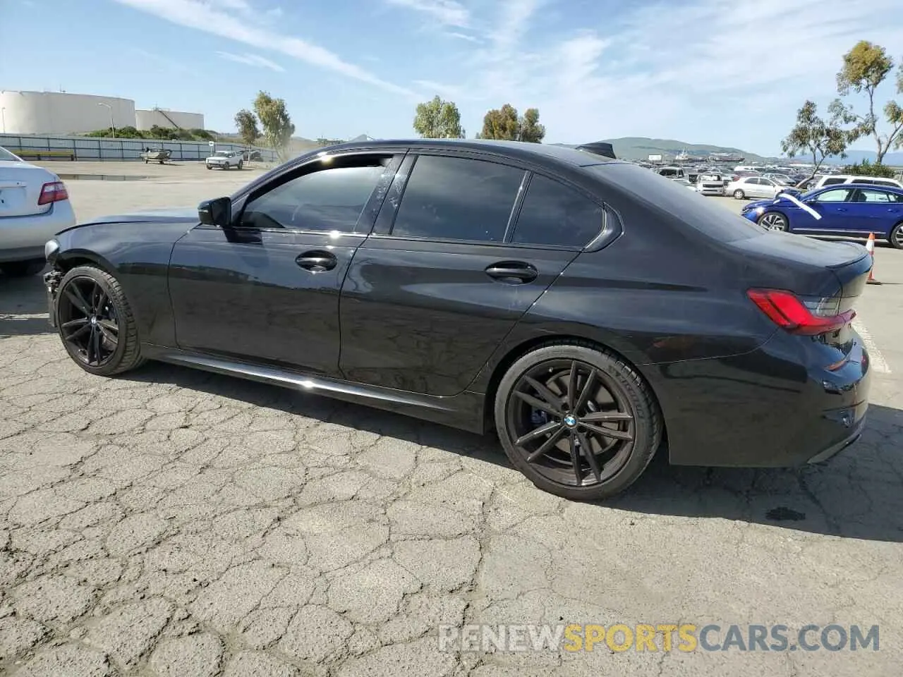 2 Photograph of a damaged car 3MW5U7J02N8C63909 BMW M3 2022