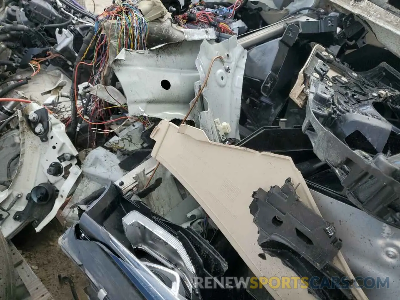 9 Фотография поврежденного автомобиля 3MW5U7J03N8C34225 BMW M3 2022