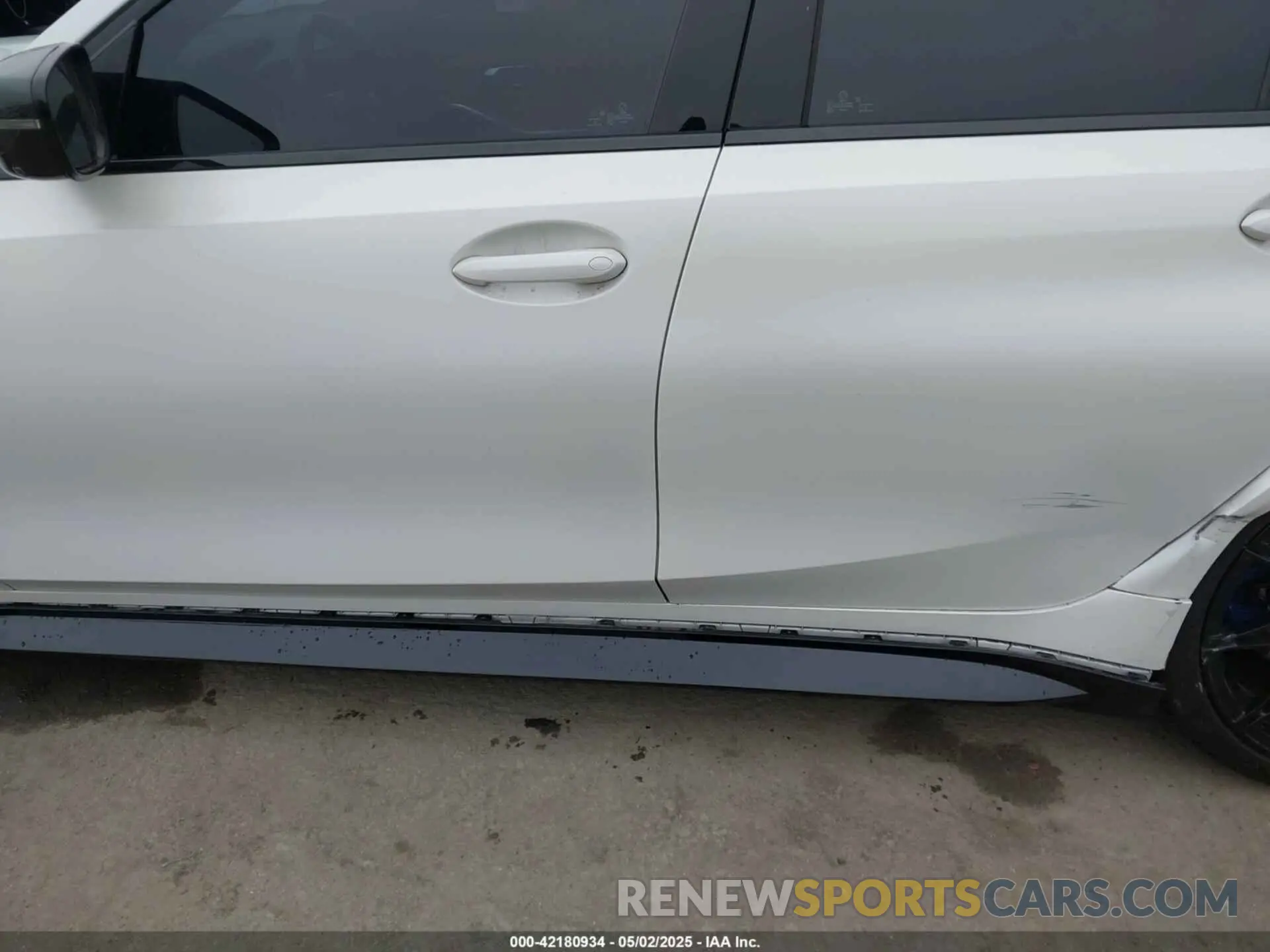 17 Photograph of a damaged car WBS33AY09NFL79043 BMW M3 2022