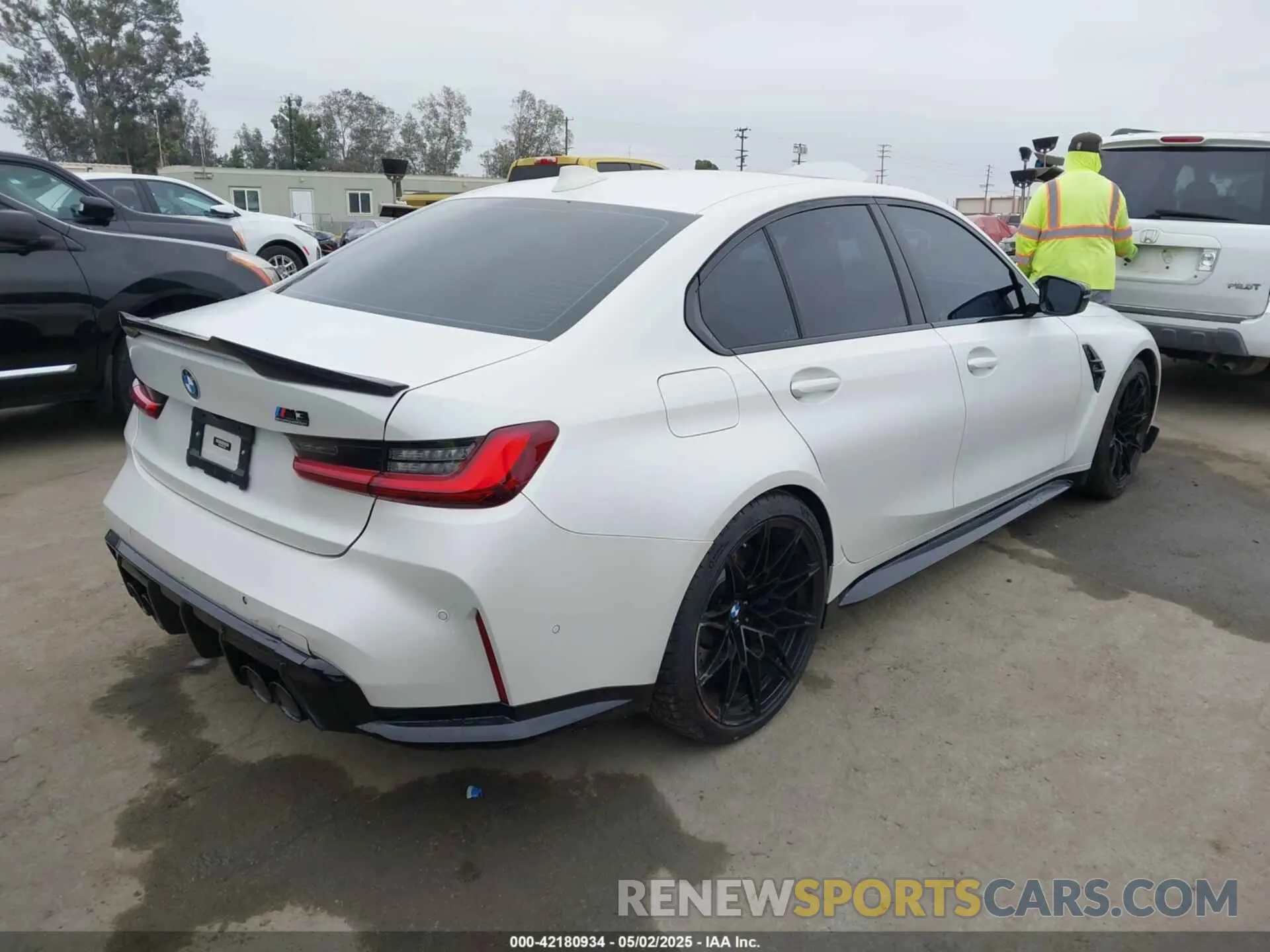 4 Photograph of a damaged car WBS33AY09NFL79043 BMW M3 2022