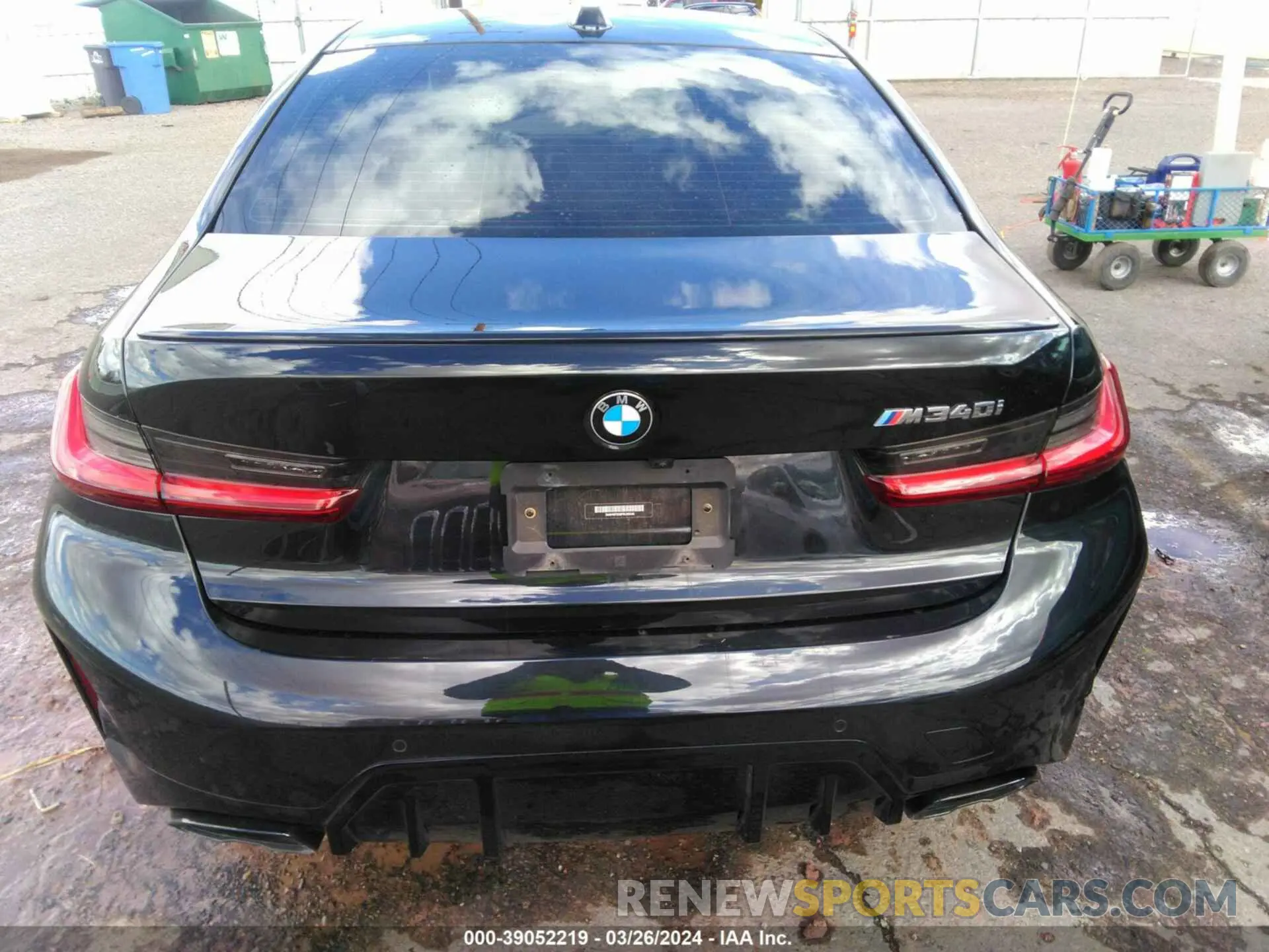 15 Photograph of a damaged car 3MW49FS08P8C99046 BMW M340I 2023