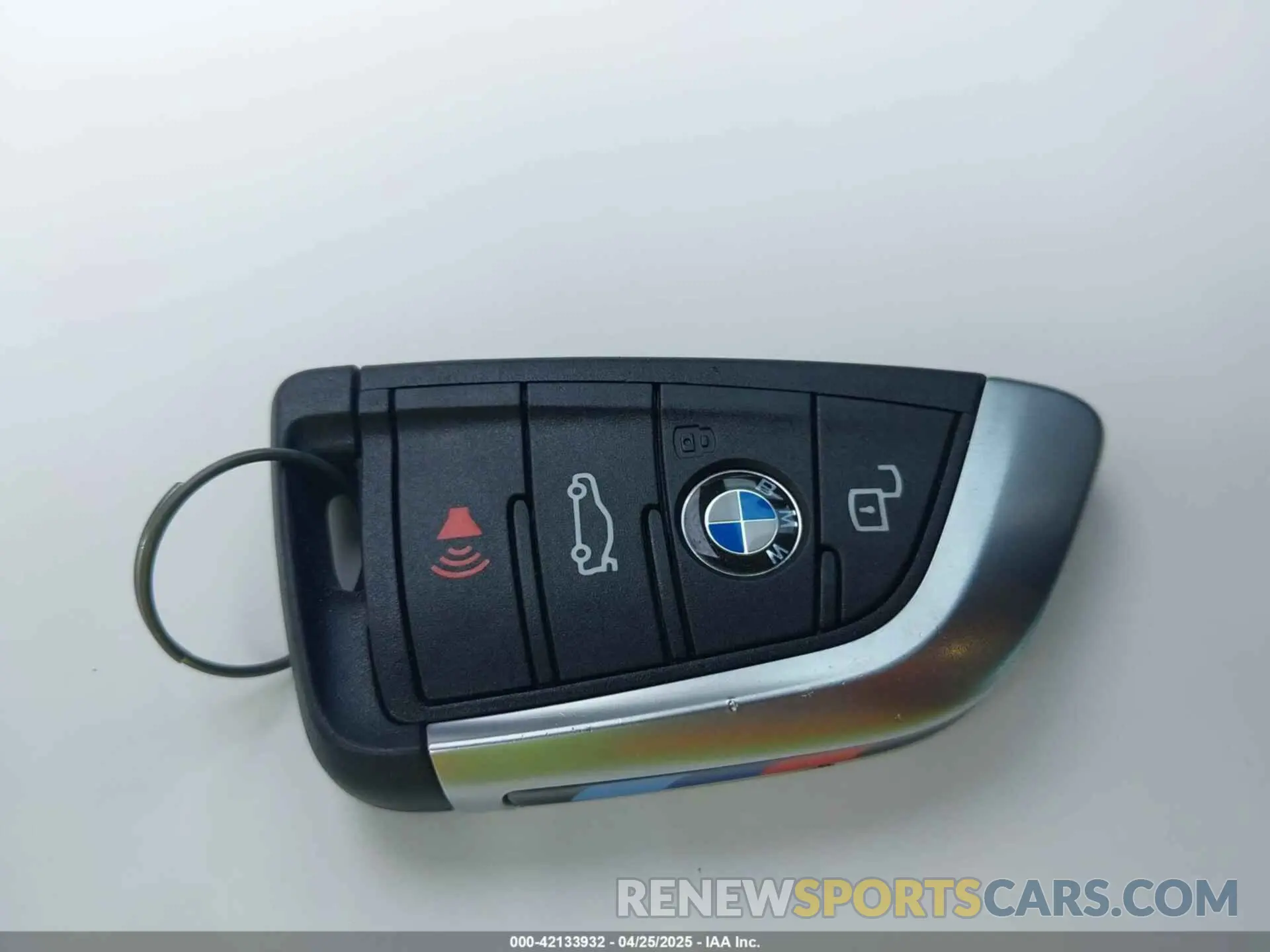 11 Photograph of a damaged car 3MW59FT01S8F29103 BMW M340I 2025