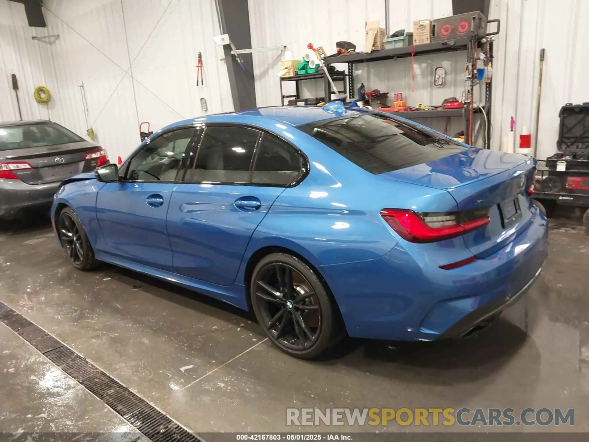 3 Photograph of a damaged car WBA5U9C04MFL31545 BMW M340XI 2021