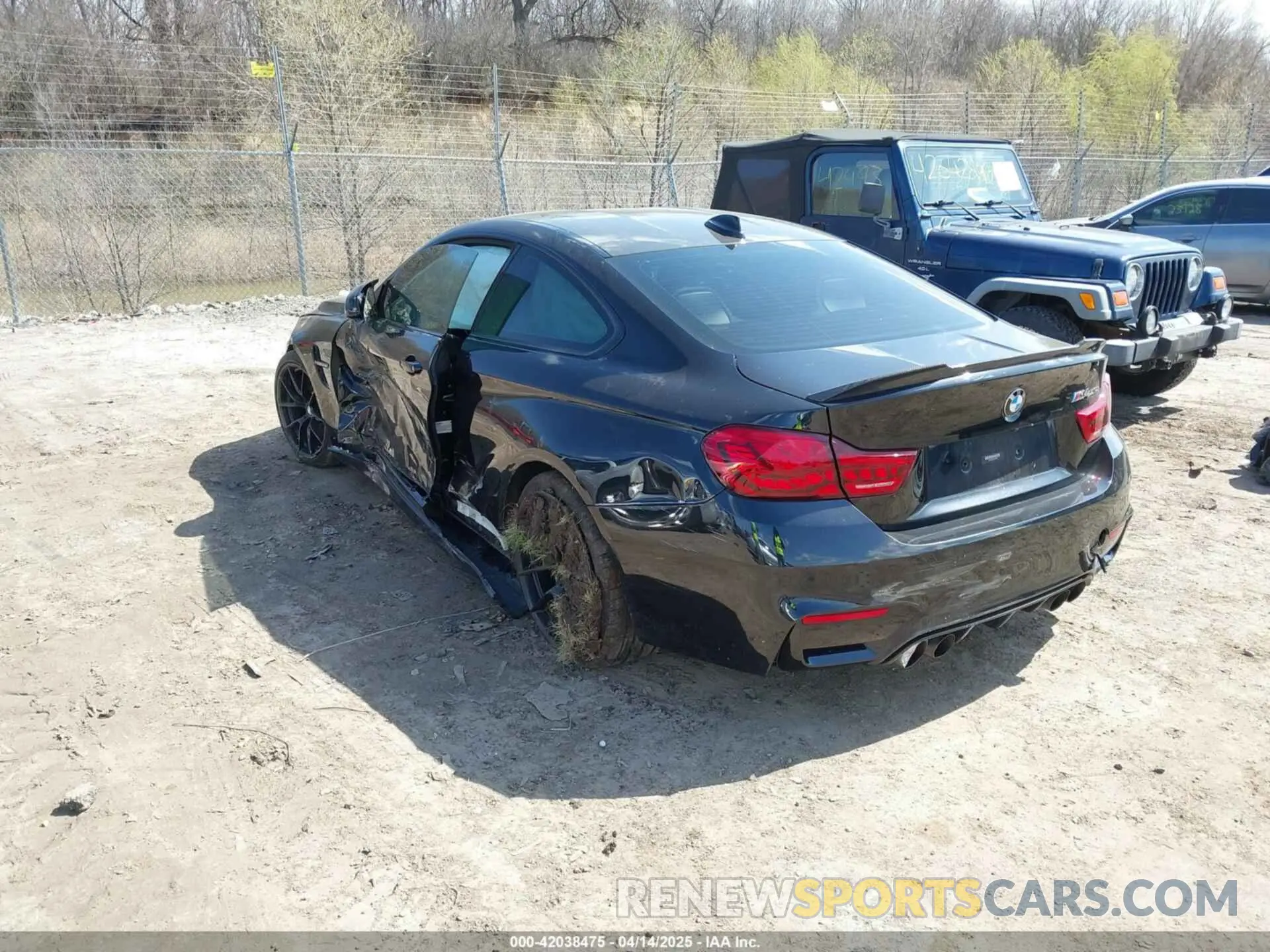 3 Фотография поврежденного автомобиля WBS3S7C50KAC09335 BMW M4 2019