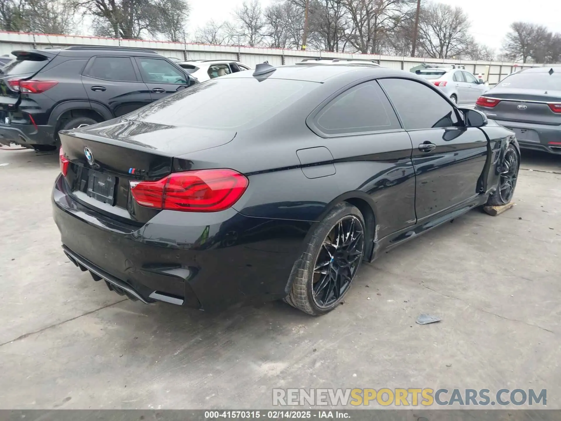 4 Фотография поврежденного автомобиля WBS4Y9C53KAH82910 BMW M4 2019