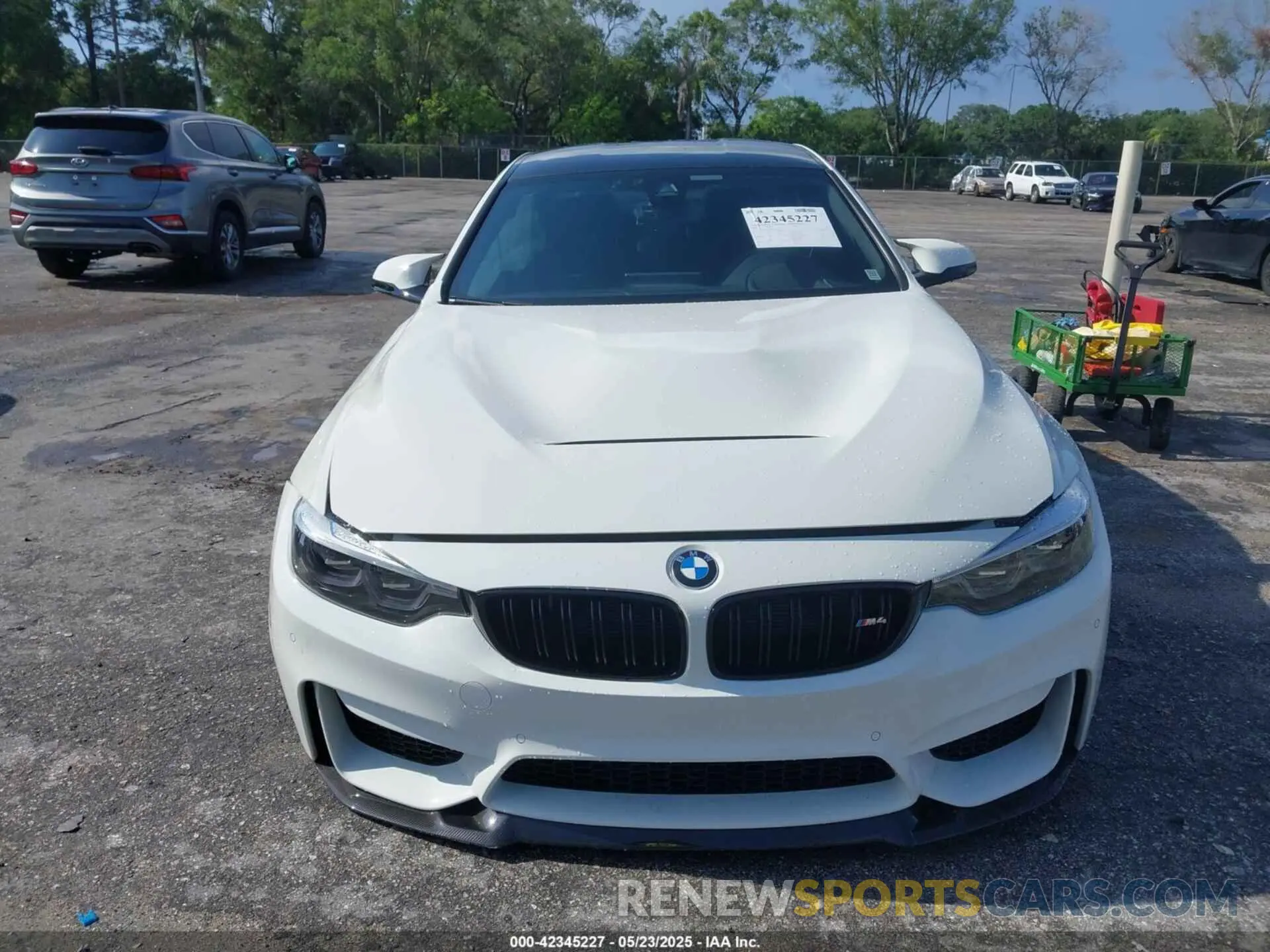 13 Photograph of a damaged car WBS3S7C04LAH85175 BMW M4 2020