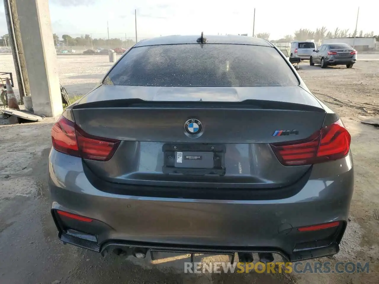6 Photograph of a damaged car WBS4Y9C06LAH82955 BMW M4 2020