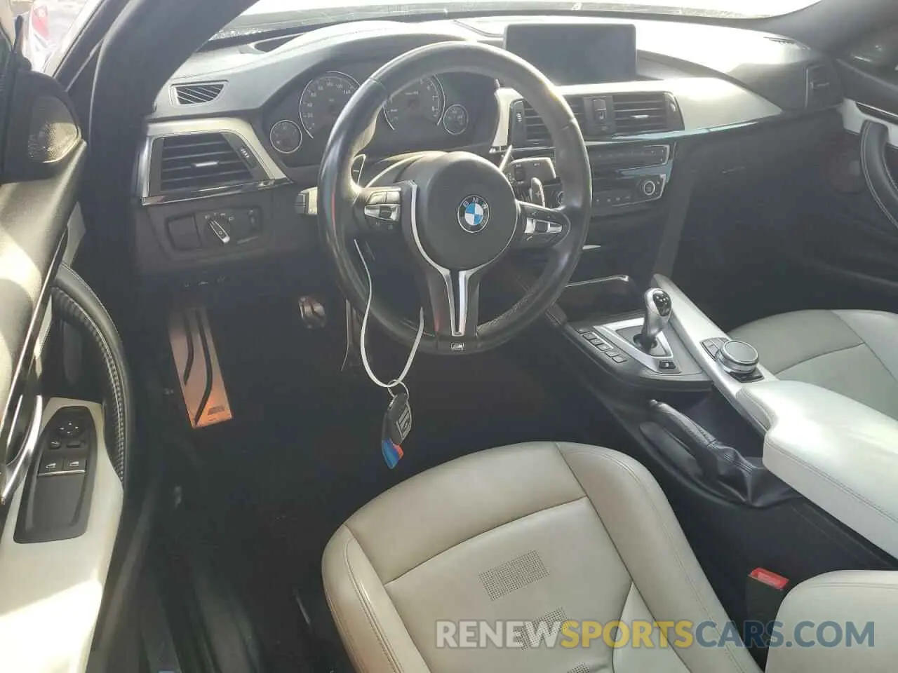 8 Photograph of a damaged car WBS4Y9C06LAH82955 BMW M4 2020