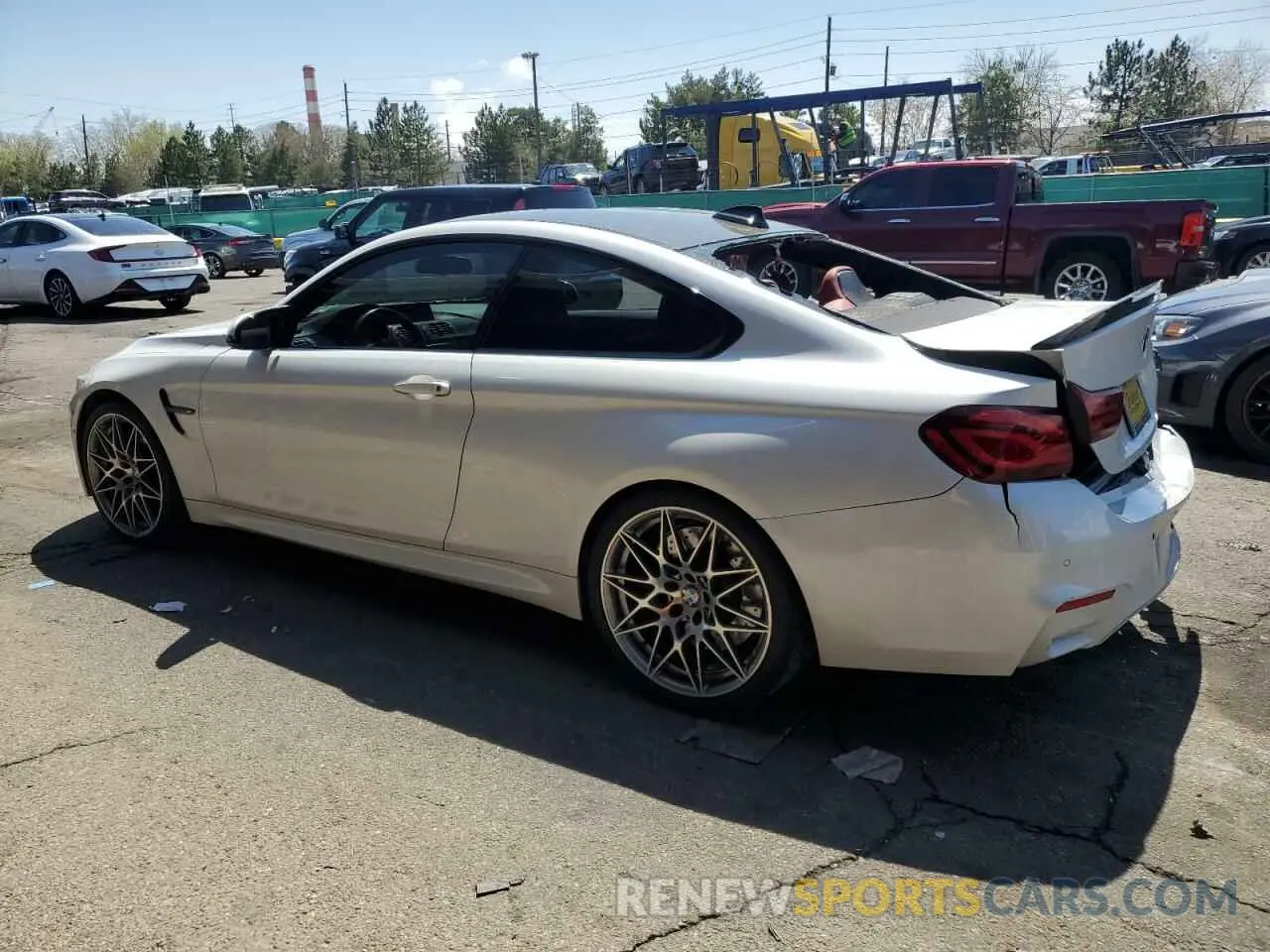 2 Photograph of a damaged car WBS4Y9C0XLAH83140 BMW M4 2020