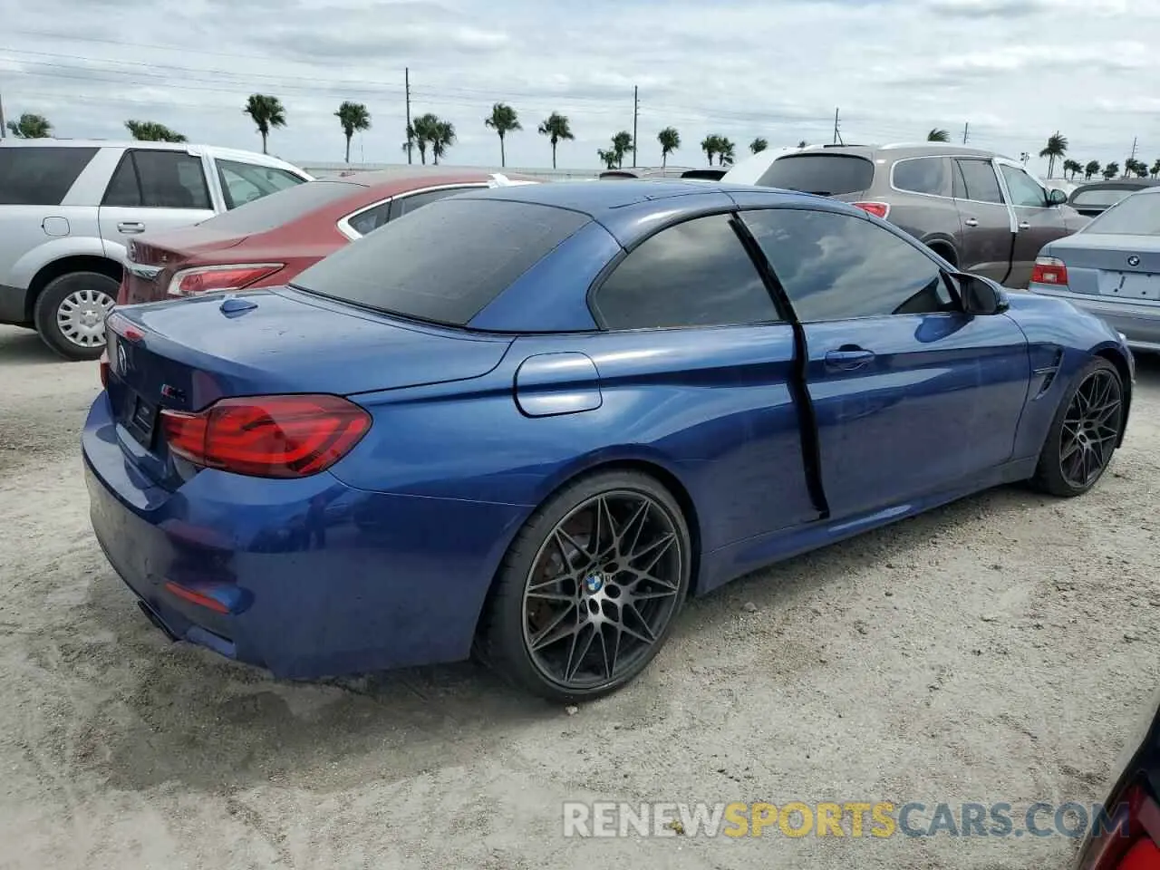 3 Photograph of a damaged car WBS4Z9C0XL5N76184 BMW M4 2020