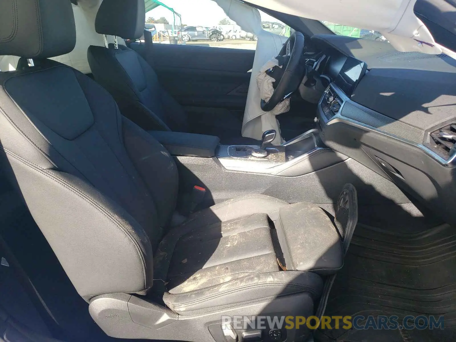 5 Photograph of a damaged car WBA13AR02MCF26784 BMW M4 2021