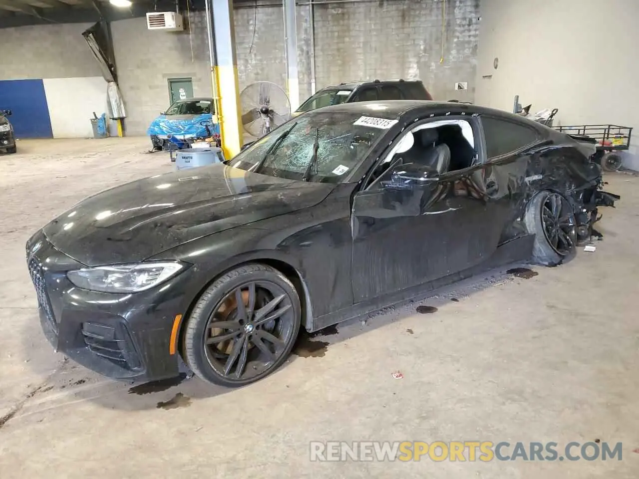 1 Photograph of a damaged car WBA13AR02MCH23714 BMW M4 2021