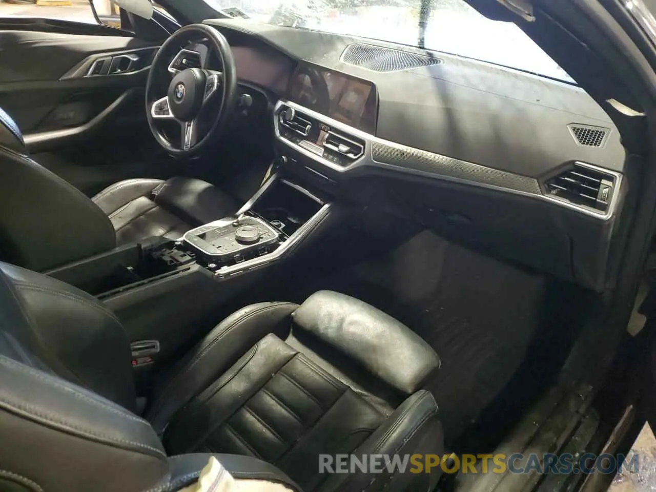 8 Photograph of a damaged car WBA13AR02MCH23714 BMW M4 2021
