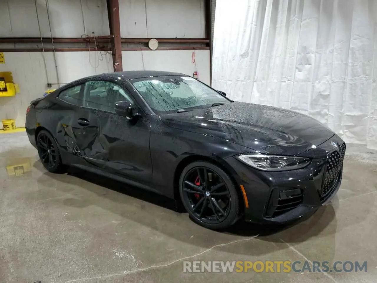 4 Photograph of a damaged car WBA13AR0XMCG68638 BMW M4 2021