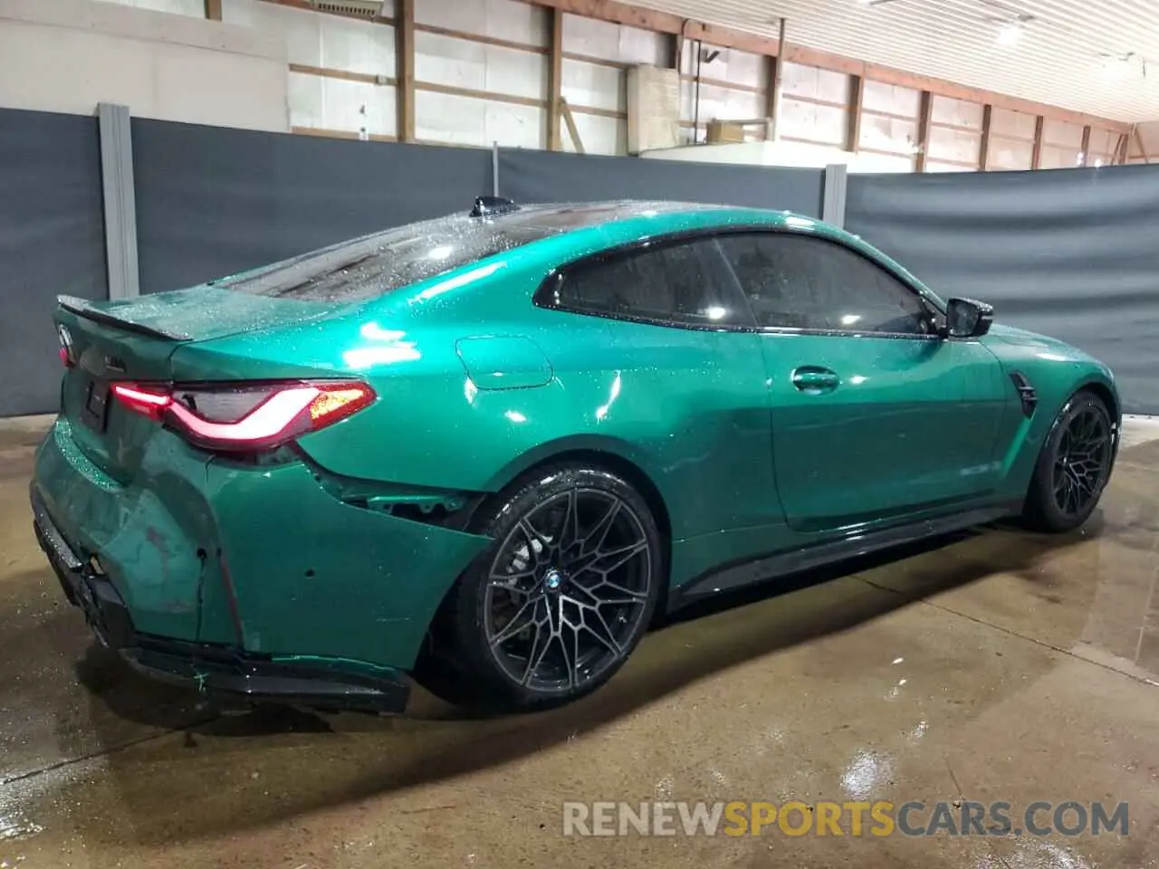 3 Photograph of a damaged car WBS33AZ06MCH17175 BMW M4 2021