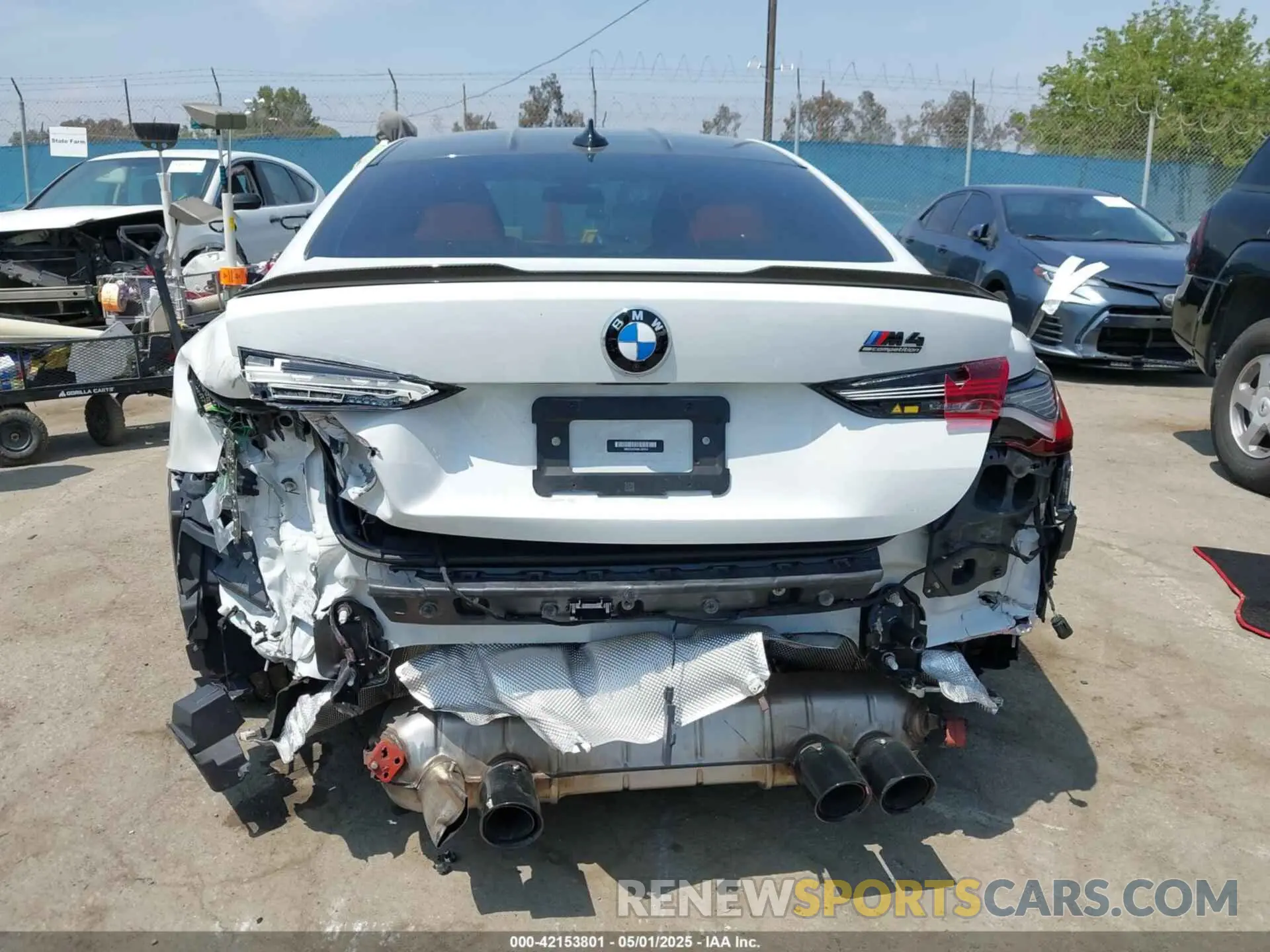 17 Photograph of a damaged car WBS33AZ04NCJ20752 BMW M4 2022