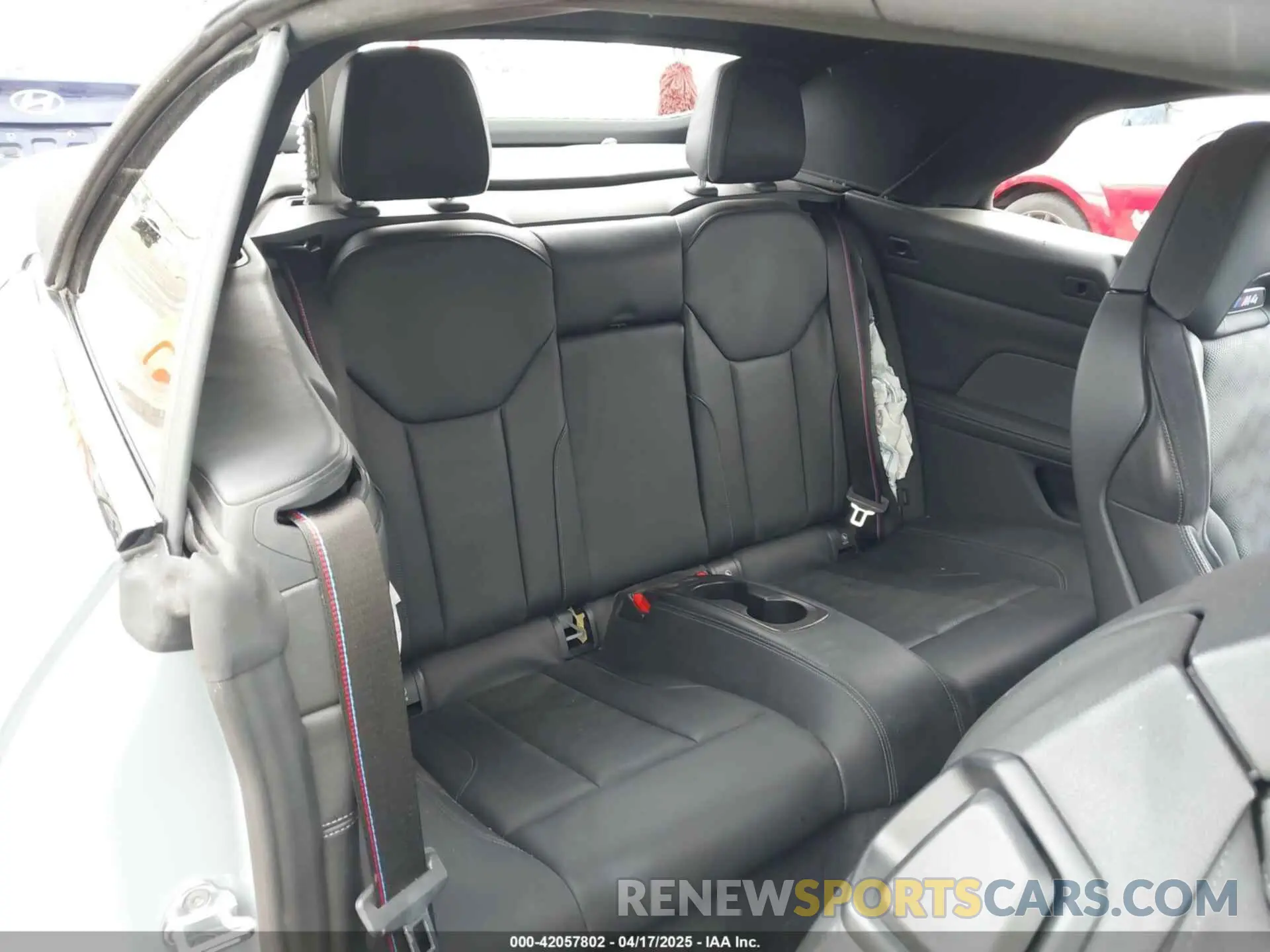 8 Фотография поврежденного автомобиля WBS33BA01NCJ58456 BMW M4 2022