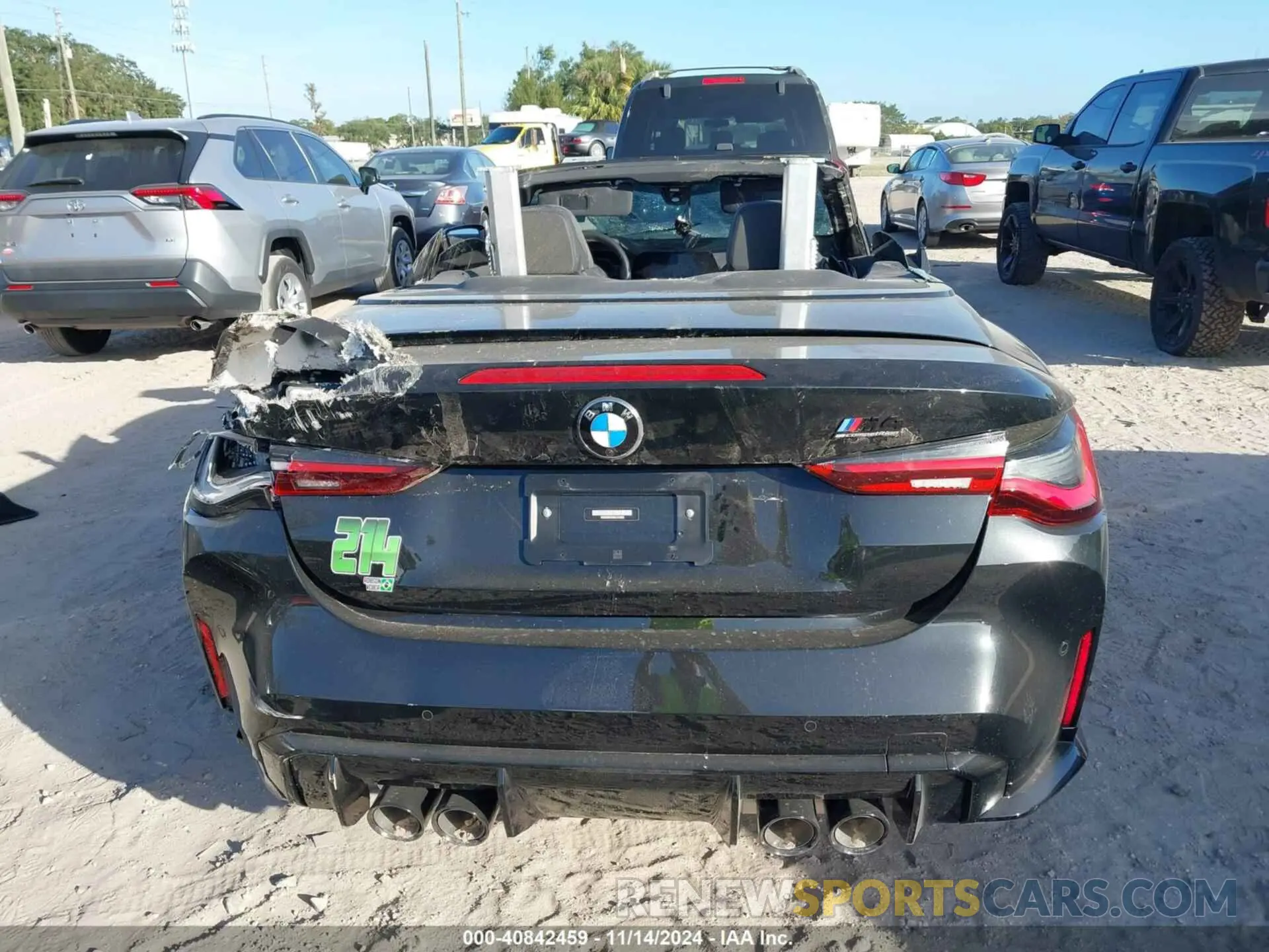 16 Photograph of a damaged car WBS33BA04NCJ13253 BMW M4 2022