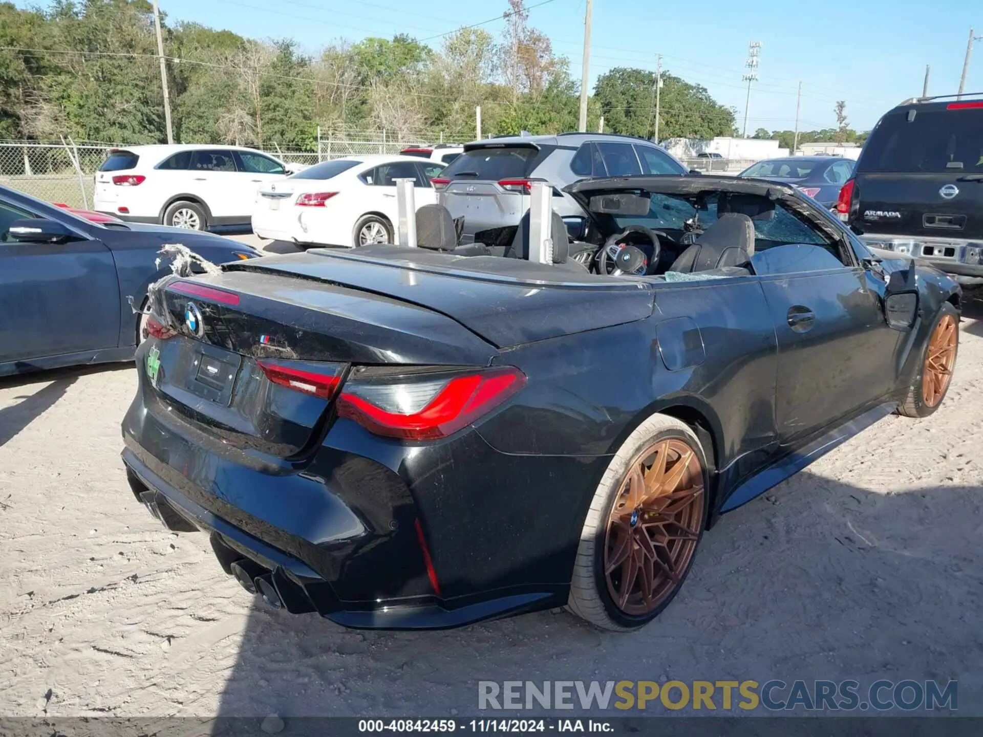 4 Photograph of a damaged car WBS33BA04NCJ13253 BMW M4 2022