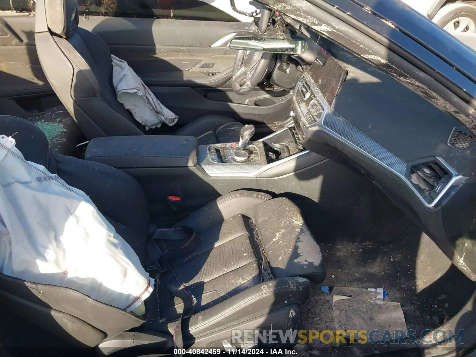 5 Photograph of a damaged car WBS33BA04NCJ13253 BMW M4 2022