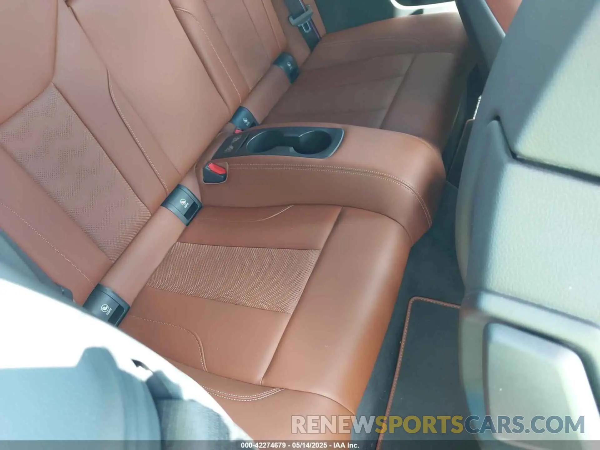 8 Фотография поврежденного автомобиля WBS33BA05NCJ57830 BMW M4 2022